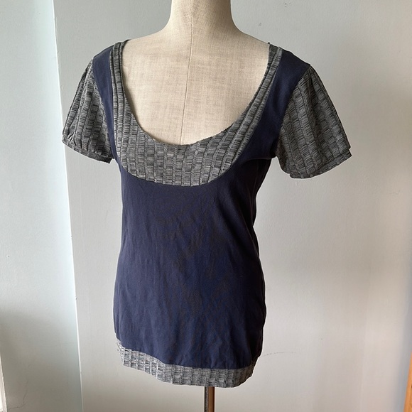 Sessa Wearables scoop neck top - Picture 1 of 8